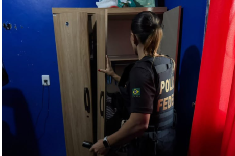 PF prende homem suspeito de vender material de violência sexual infantojuvenil em Manaus
