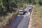 Ramal da Fazenda da Esperança recebe pavimentação no km 15 da BR-174