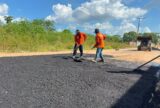 Asfaltamento avança no Distrito Industrial e em bairros de Parintins