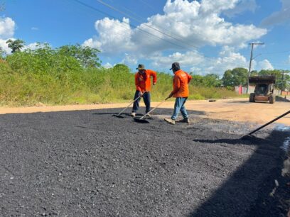 Asfaltamento avança no Distrito Industrial e em bairros de Parintins