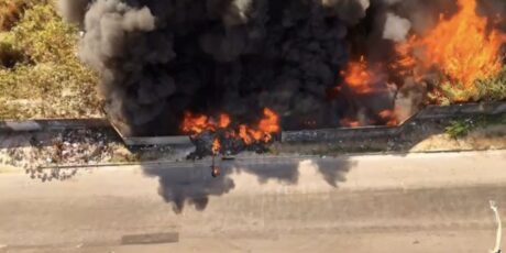 Incêndio se espalha por área de vegetação e mobiliza bombeiros na Avenida Margarita