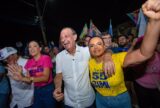 Omar lidera com 33,7% e vence cenários de 2º turno, diz DMP