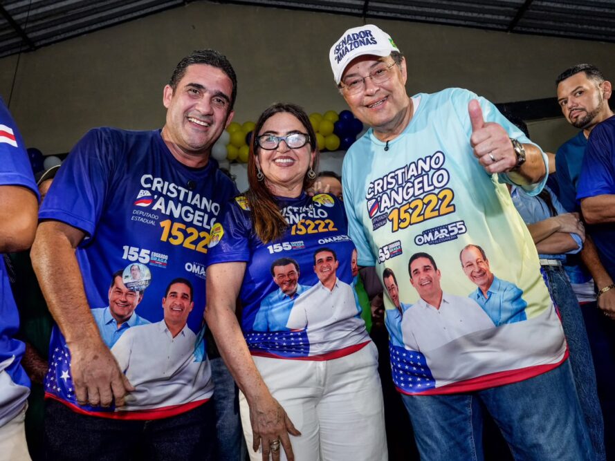 Eduardo Braga participa de caminhada com Omar Aziz em Manacapuru