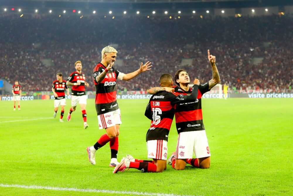 Libertadores: Flamengo elimina Cruzeiro e mantém vivo sonho do penta