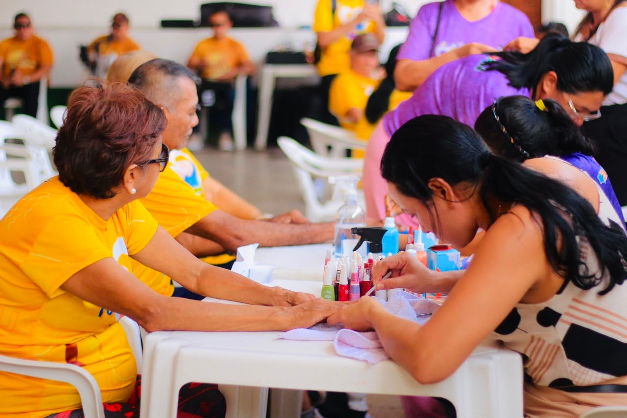 Parintins leva serviços de saúde e assistência a mulheres idosas no Agosto Lilás