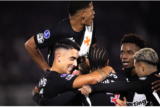 De virada, Vasco goleia Olimpia e volta às quartas da Sul-Americana após 15 anos