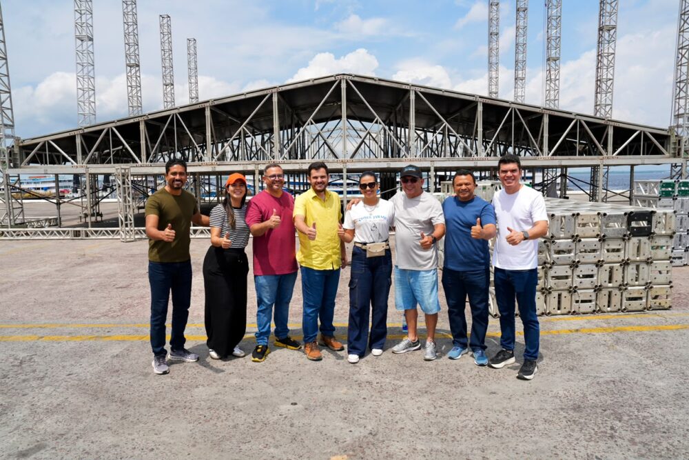 Prefeito Renato Junior acompanha montagem do palco do ‘#SouManaus Passo a Paço 2026’