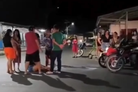 Mulher fica ferida após acidente envolvendo motocicleta em Manicoré