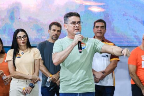 David sai em defesa de Shádia após críticas de secretário estadual: ‘Você é o nosso orgulho’