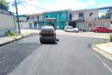 Rua Rosa Luxemburgo recebe recuperação do pavimento no Parque 10