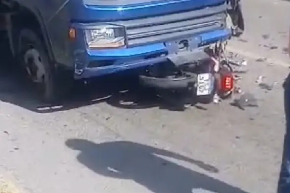 Motociclista fica ferido ap&oacute;s colis&atilde;o com carreta no Tarum&atilde;, em Manaus
