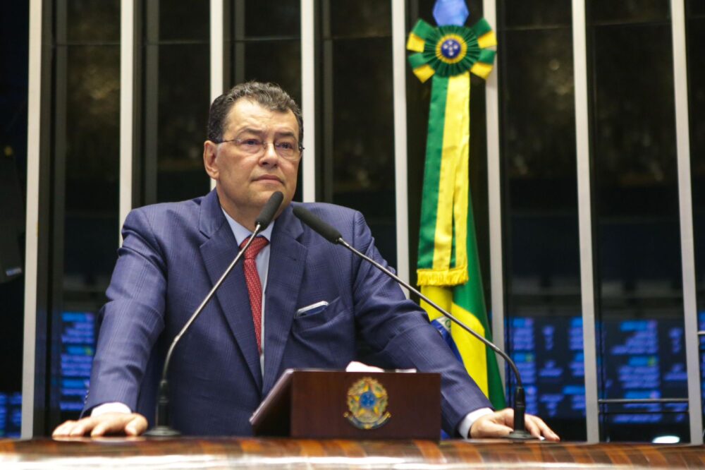 Senado aprova pol&iacute;tica de minerais cr&iacute;ticos com relatoria de Eduardo Braga