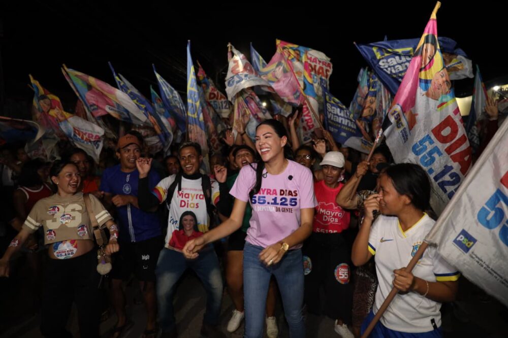 Mayra Dias percorre Itaúna 2 e conversa com moradores em Parintins Mayra Dias percorre Itaúna 2 e conversa com moradores em Parintins