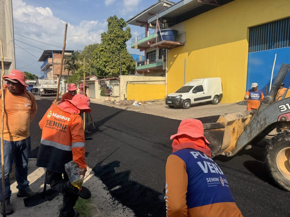 Rua Tancredo Neves passa por recuperação asfáltica em Manaus Rua Tancredo Neves passa por recuperação asfáltica em Manaus