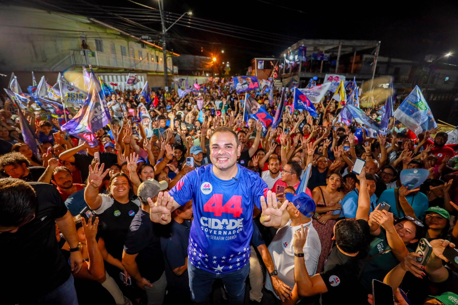 Cidade e Serafim apresentam propostas em tr&ecirc;s regi&otilde;es de Manaus