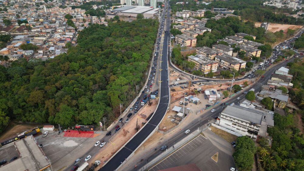 Complexo viário Passarão conclui pavimentação de alça superior em Manaus