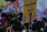 Plataformas terão que divulgar canais de denúncia de violência contra a mulher