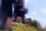 Incêndio em área de mata forma coluna de fumaça na zona leste de Manaus