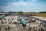 Domingo Aéreo reúne aviões, helicóptero militar e equipamentos em Manaus