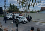 Criança e responsável são atropelados em frente a escola no Petrópolis