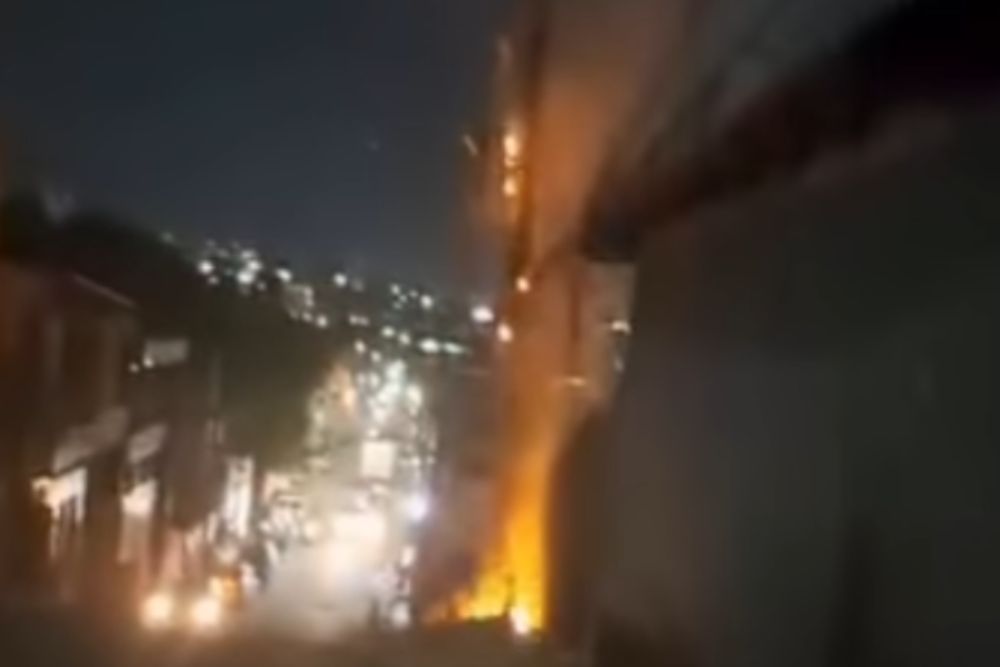 Transformador explode e danifica casas no bairro Alvorada, em Manaus