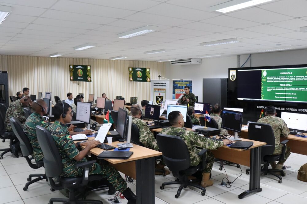 Exército Brasileiro reúne países sul-americanos em treinamento conjunto contra ameaças cibernéticas Exército Brasileiro reúne países sul-americanos em treinamento conjunto contra ameaças cibernéticas