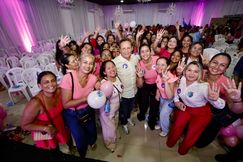 Adjuto Afonso reúne mais de 1,5 mil mulheres em Manaus