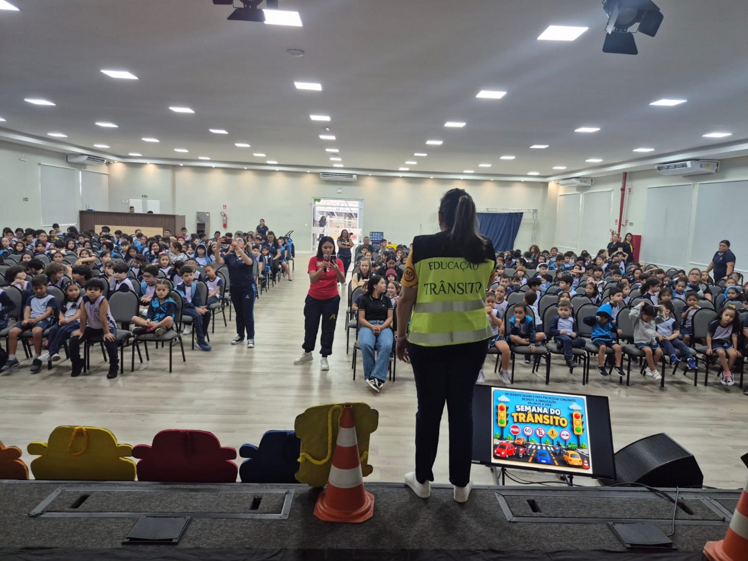 Ação orienta cerca de 400 crianças sobre segurança no trânsito em Manaus