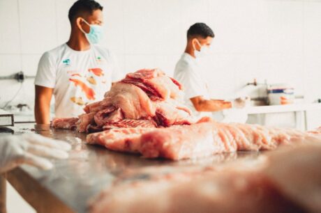 Feira do Pirarucu comercializa 5t de pescado a preços acessíveis em Manaus