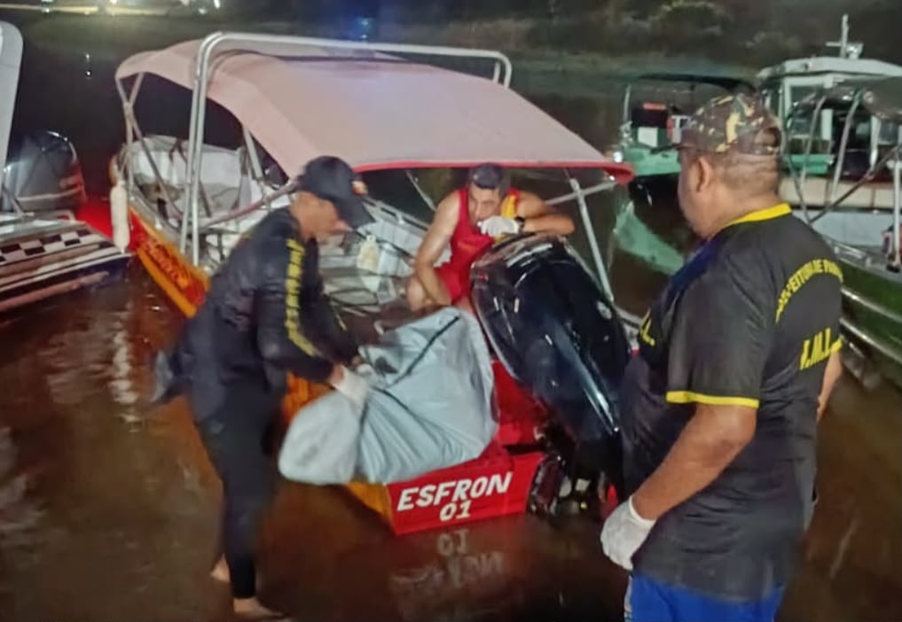 Pescador morre afogado após canoa virar em lago no Amazonas
